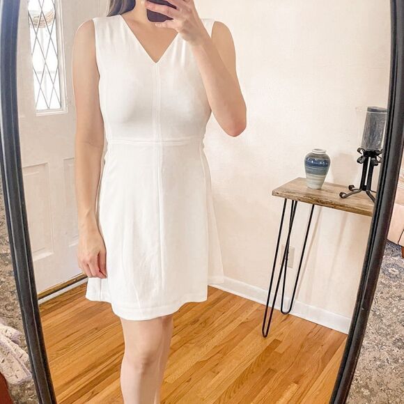 Vince V Neck White Mini Dress 4 - Picture 1 of 9